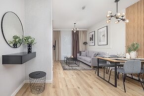 Coast Apartment With Terrace by Renters