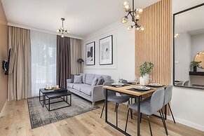 Coast Apartment With Terrace by Renters