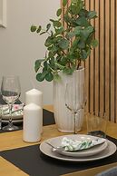 Coast Apartment With Terrace by Renters