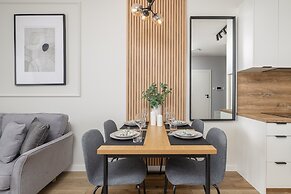 Coast Apartment With Terrace by Renters