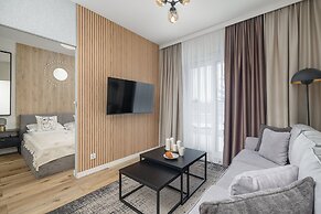 Coast Apartment With Terrace by Renters