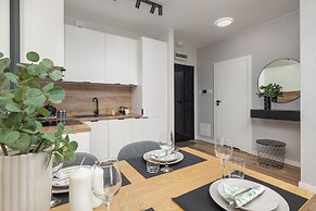 Coast Apartment With Terrace by Renters