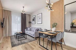 Coast Apartment With Terrace by Renters