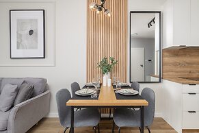 Coast Apartment With Terrace by Renters