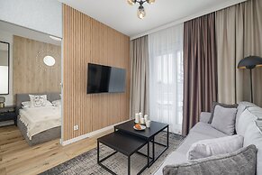 Coast Apartment With Terrace by Renters