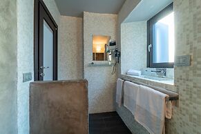 Petra Apartment in Civenna by Wonderful Italy