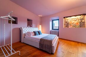 Petra Apartment in Civenna by Wonderful Italy