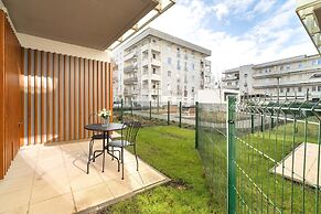 Studio in Poznań With Garden by Renters