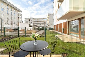 Studio in Poznań With Garden by Renters