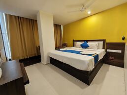 Hotel Aura - Near Malad Link Road