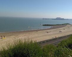 3-bed Homely Modern Caravan in Clacton-on-sea