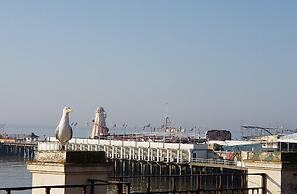 3-bed Homely Modern Caravan in Clacton-on-sea