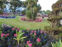 3-bed Homely Modern Caravan in Clacton-on-sea