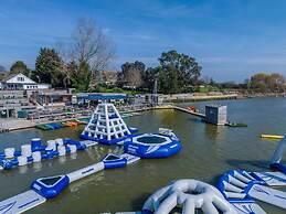 3-bed Homely Modern Caravan in Clacton-on-sea