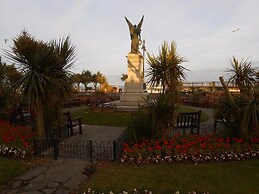 3-bed Homely Modern Caravan in Clacton-on-sea