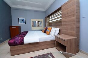 Signatious Hotel and Suites