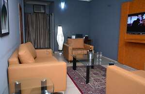 Signatious Hotel and Suites