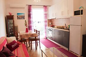 Santa Barbara s Cute Apartment