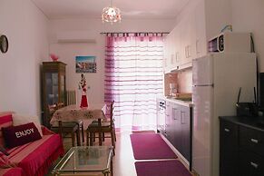 Santa Barbara s Cute Apartment