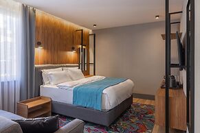 SQUARE by Margo Hotel