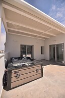 Wave 3 Promenada Apartments