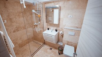 Wave 3 Promenada Apartments