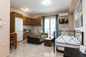 Vironas Delight 1Bd Apt w Lovely Balcony