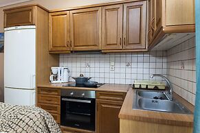 Vironas Delight 1Bd Apt w Lovely Balcony