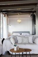 Sunny Loft With a Panoramic View