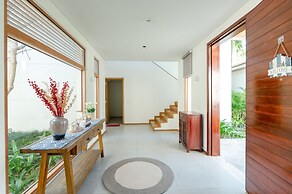 Enjoy A Luxurious 5 Bedroom Villa