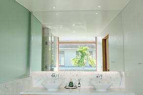 Enjoy A Luxurious 5 Bedroom Villa