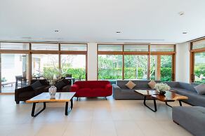 Enjoy A Luxurious 5 Bedroom Villa