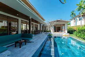 Enjoy A Luxurious 5 Bedroom Villa