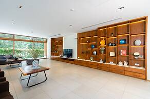 Enjoy A Luxurious 5 Bedroom Villa