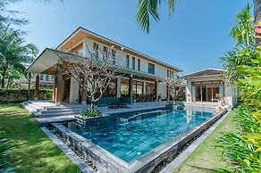 Enjoy A Luxurious 5 Bedroom Villa