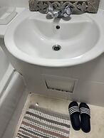 Immaculate 2-bed Apartment in Greenhithe