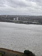 Inviting 2-bed Apartment in London