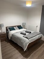 Inviting 2-bed Apartment in London