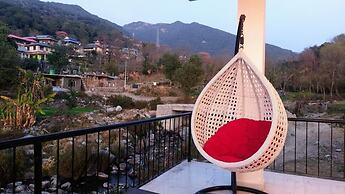 The Lost Hostels-Bir - Landing Site