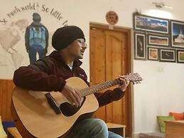 The Lost Hostels-Bir - Landing Site