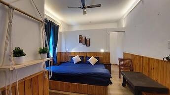 The Lost Hostels-Bir - Landing Site