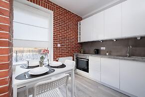 Dąbska Studio With Terrace by Renters