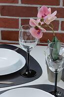 Dąbska Studio With Terrace by Renters