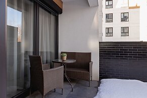Dąbska Studio With Terrace by Renters