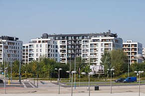 Dąbska Studio With Terrace by Renters