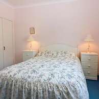 Bay View Esplanade Apartment Overlooking Harbour