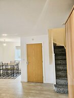 Impeccable 2-bed House in Basildon