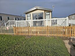 208 Unity Beach 6 Berth enc Garden no Pets