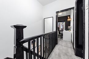 Luxury by the Sea Blackpool's Finest Getaway for 8