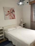 Spacious, Garden, and Private Parking